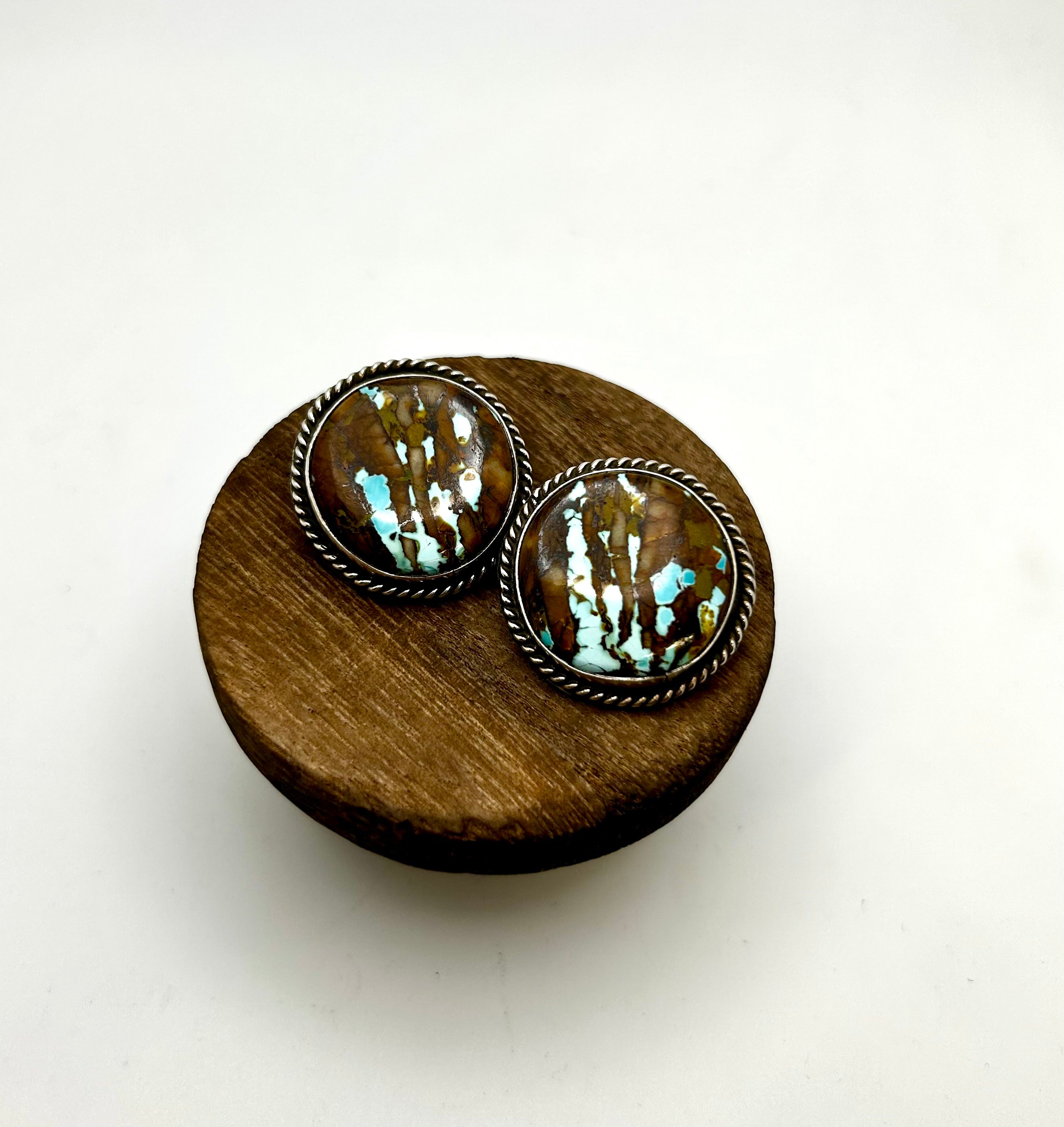 Royston Ribbon Circular Studs