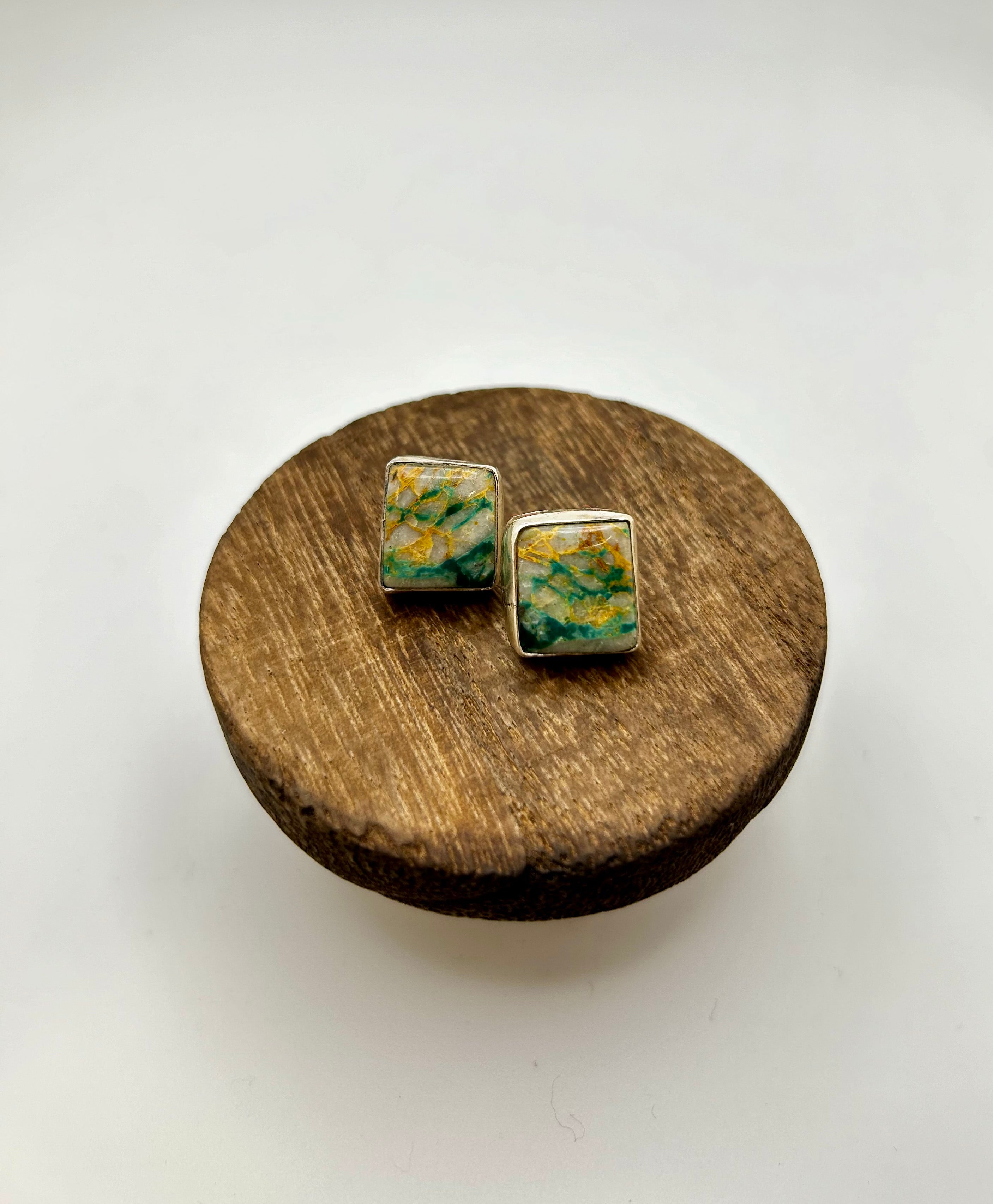 Simple Royston Ribbon studs