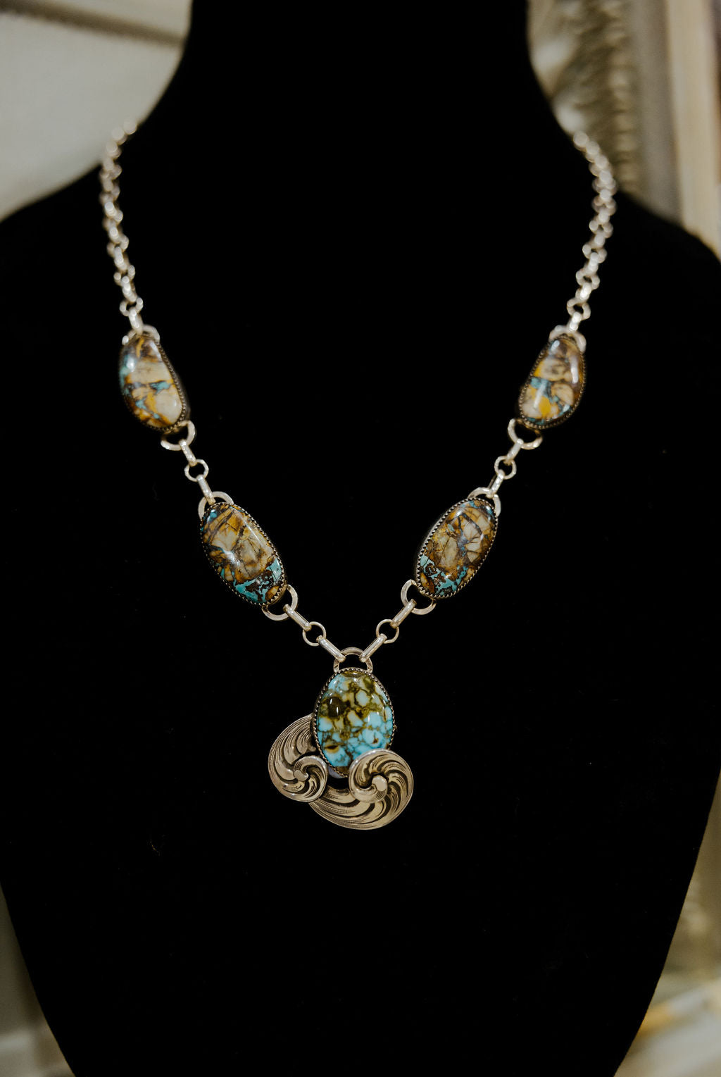 Scroll Overlay Necklace